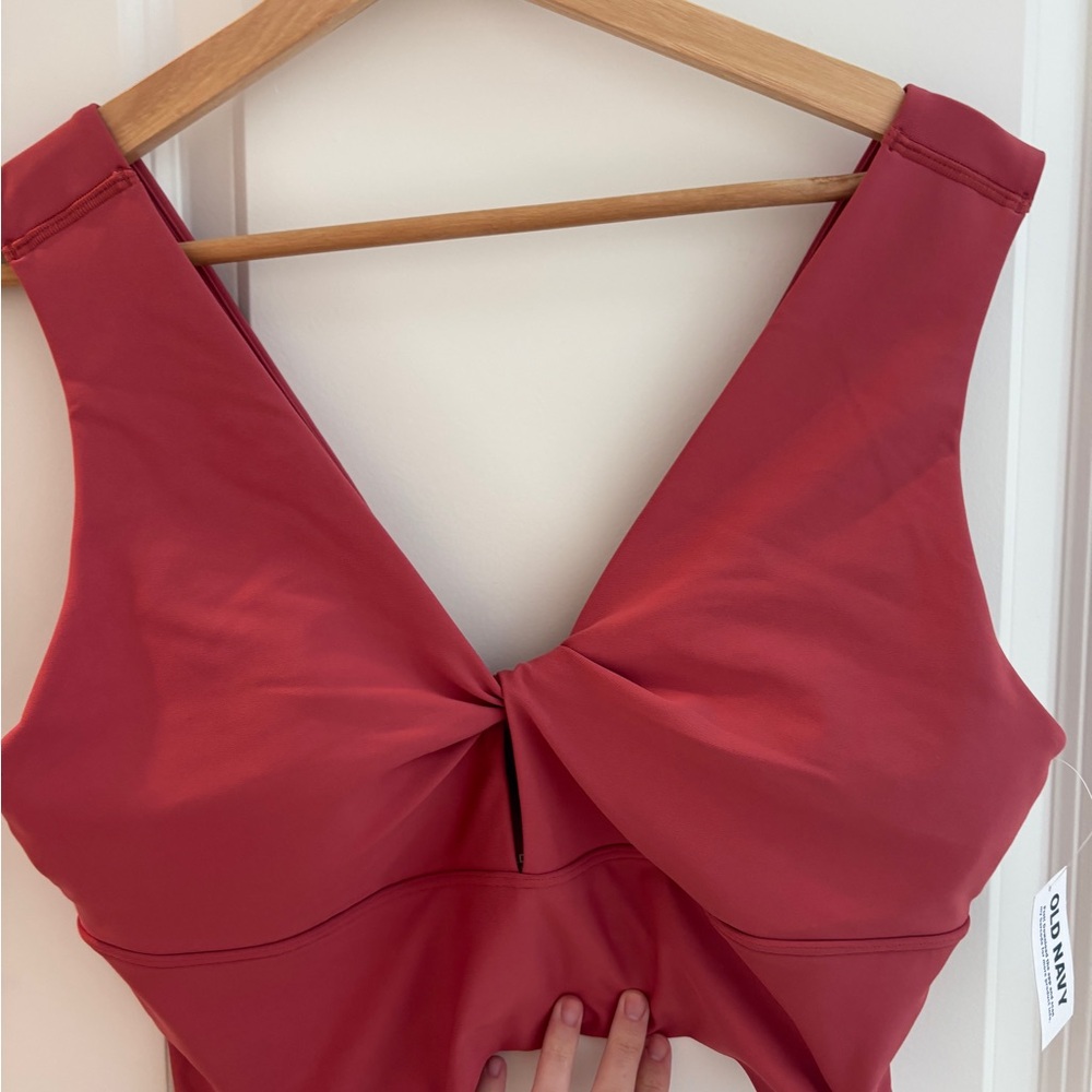 Light Support PowerSoft Twist Longline sports bra - Picture 6 of 6
